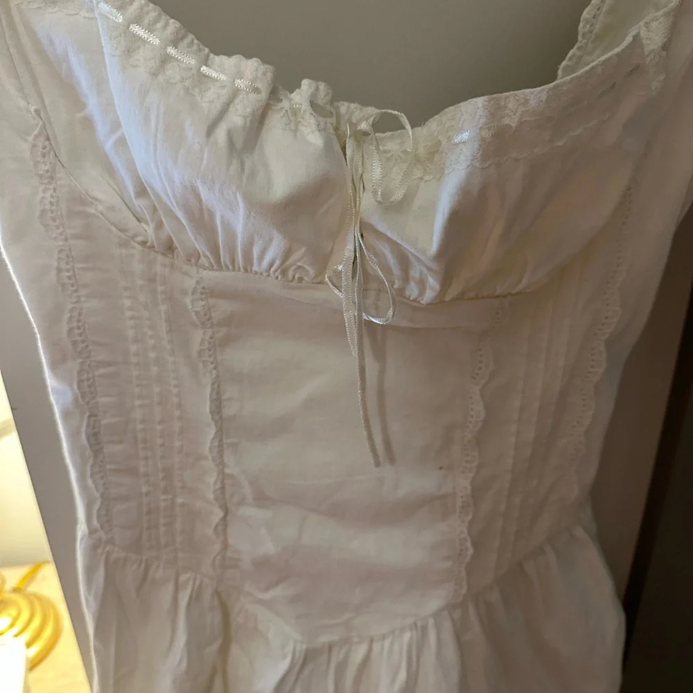 Urban Outfitters White corset tie Mini Dress with Lace Detail - Picture 4 of 8